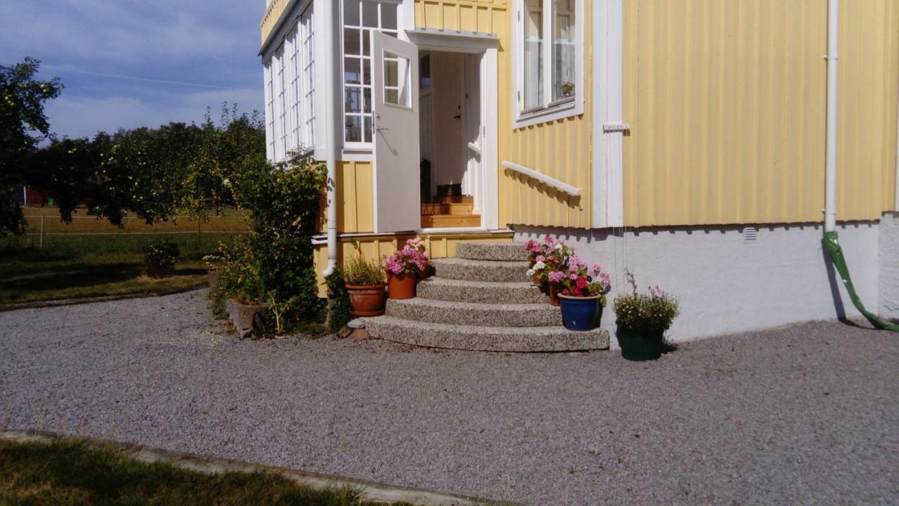 Charmig Villalagenhet 150 M Fran Vanerns Strand Mariestad Ngoại thất bức ảnh